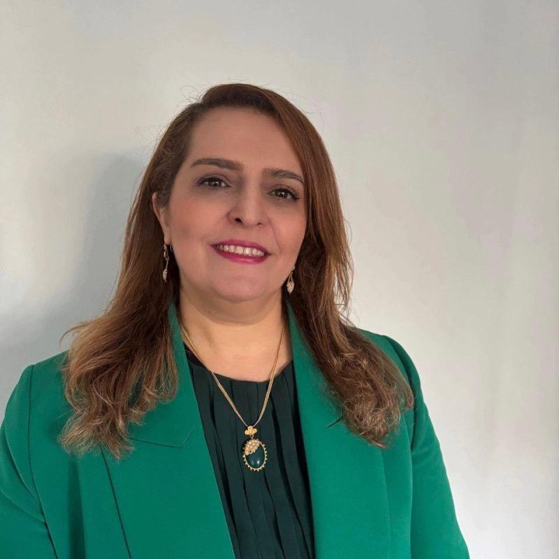 Mansoureh Kiani Dehkordi-bilingual life coach